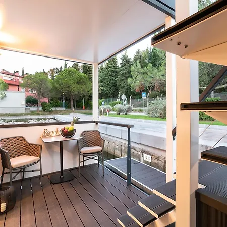 Dreamy Houseboat By The Sea With Terrace And Hot Tub Botel Portoroz